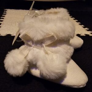 Cozy White Baby Booties Shoes